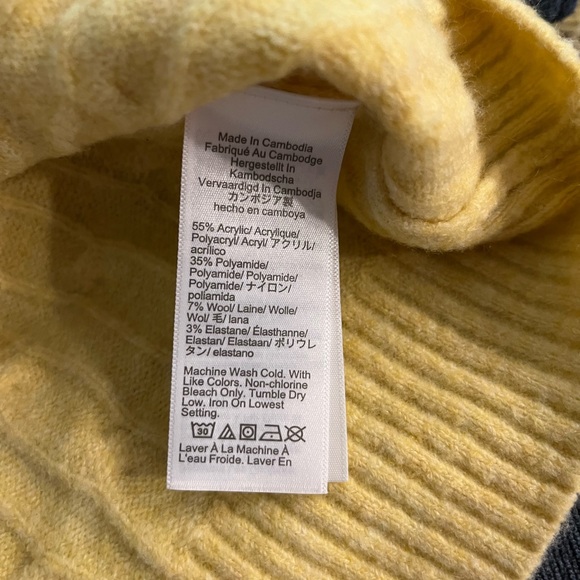 J. Crew Extra Soft Yarn Butter Yellow Cable Knit Classic Mock Neck Sweater XS - Picture 4 of 6